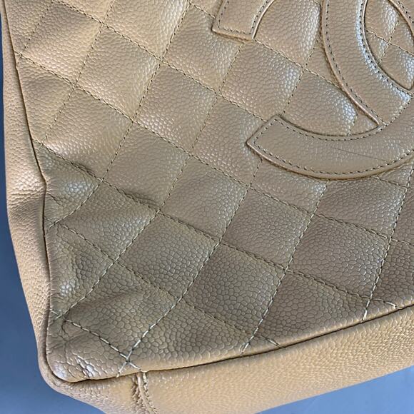CHANEL Vintage GST Caviar Grand Shopping Tote Beige Gold Quilted Leather Handbag - Picture 15 of 16
